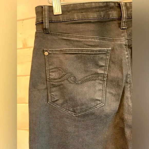 Reitmans | Black R Jeans - Picture 2 of 6